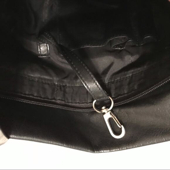 VOI Crossbody Bag Soft Leather - Picture 8 of 11